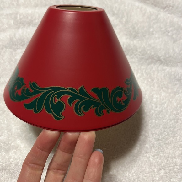 Silvestri Other - Candle Shade Silvestri 6 1/2 Inch Garland Red And Green Christmas